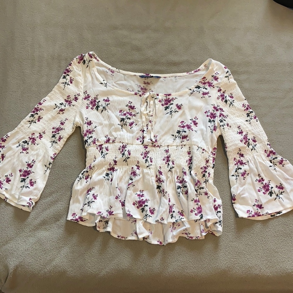 American Eagle Floral shirt Size- XS/TP